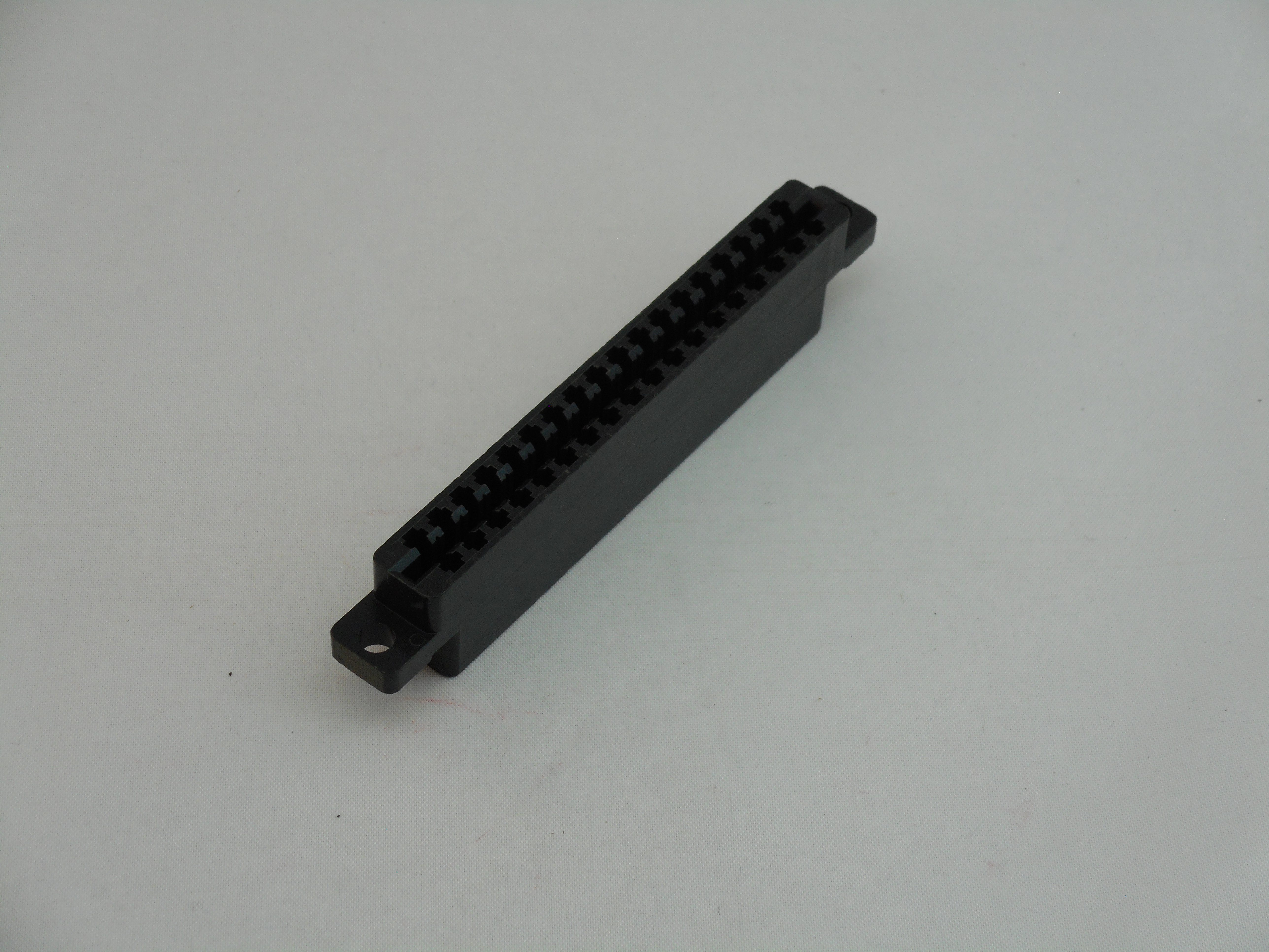 beneficial Brim Typical AMP Leaf 18/36 Crimp Pin PCB Edge Connector Housing W/Flange  (AD1003)-Arcade Parts and Repair